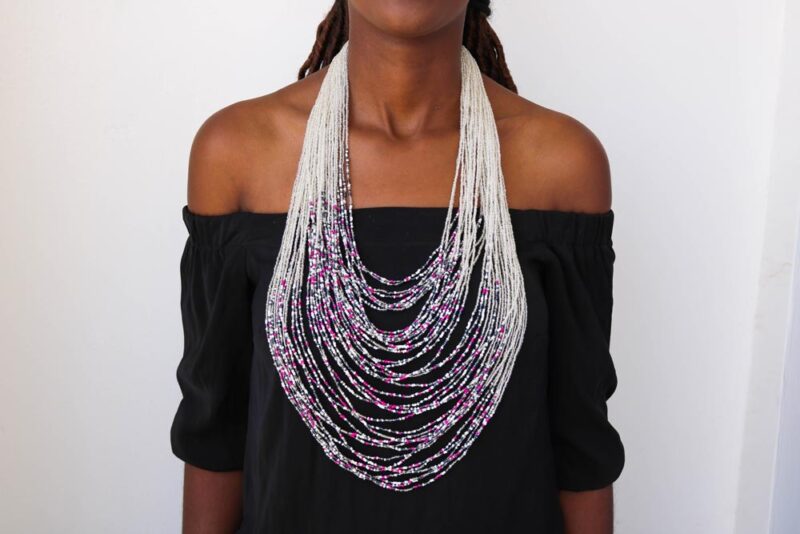 AOKO beaded fringe necklace to be worn in any occasion.
